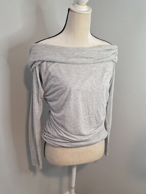 Abercrombie & Fitch Light Gray Off-Shoulder Long Sleeve Top / XL